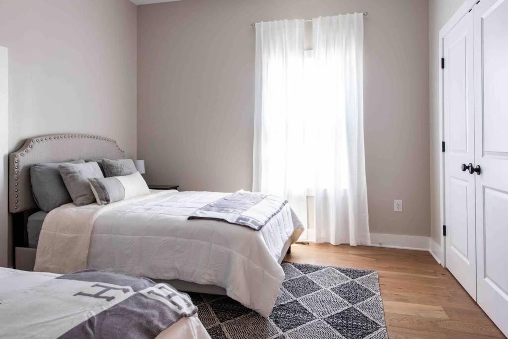 Newly Renovated 3 Bedroom Shelby Park Home **Free Parking** Louisville Exteriér fotografie
