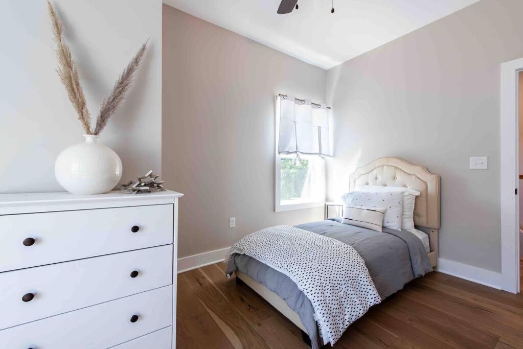 Newly Renovated 3 Bedroom Shelby Park Home **Free Parking** Louisville Exteriér fotografie