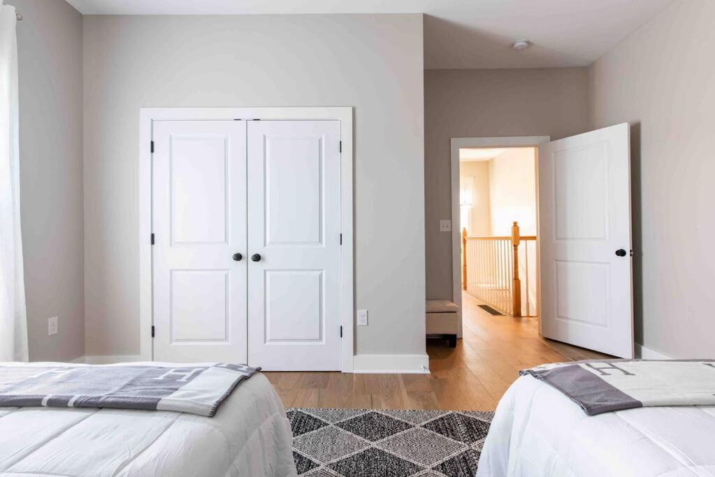Newly Renovated 3 Bedroom Shelby Park Home **Free Parking** Louisville Exteriér fotografie